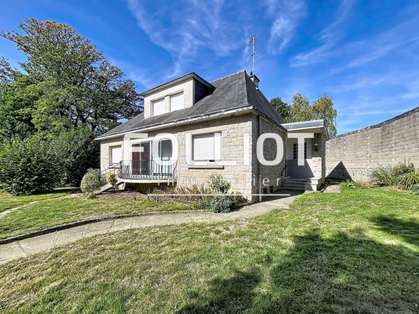 A LOUER : Maison 5 Pièces Fougeres - Ref 2560AB