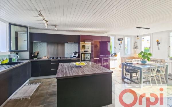 Maison à vendre    5 pièces • 205 m2 Castelnau-d'Estrétefonds