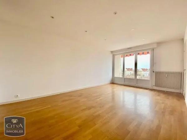 Appartement à louer 4 pièces 79.68m² Dijon (21000)