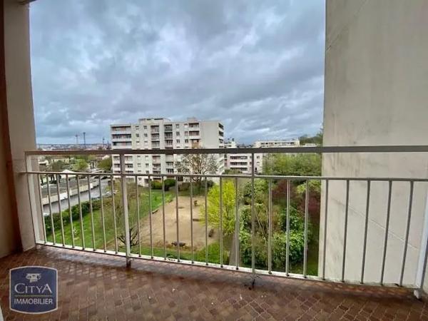 Appartement à louer 4 pièces 79.68m² Dijon (21000)