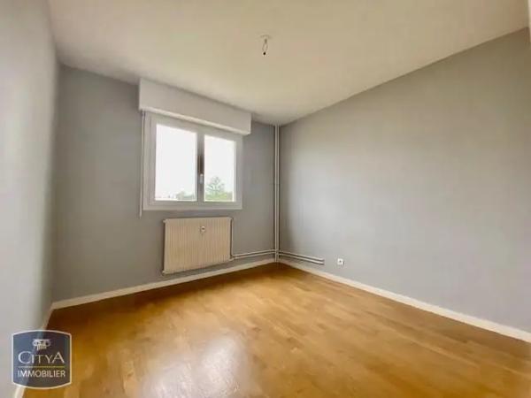 Appartement à louer 4 pièces 79.68m² Dijon (21000)