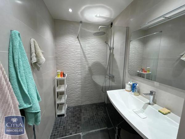 Appartement à louer 4 pièces 79.68m² Dijon (21000)