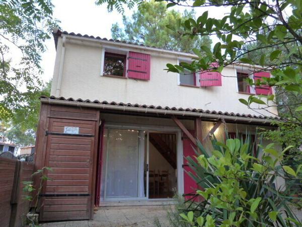 Maison T3 avec jardin privatif dans résidence avec piscine.