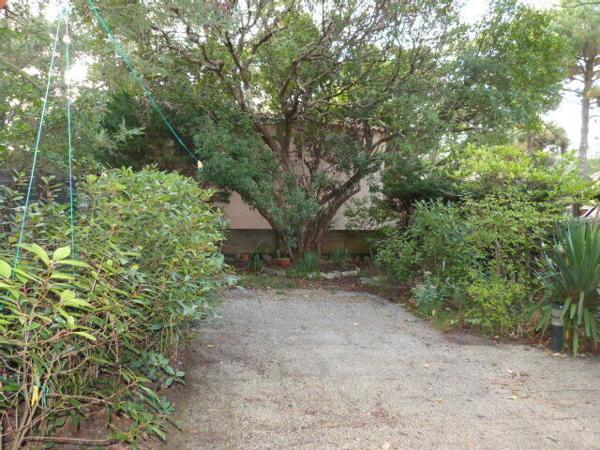 Maison T3 avec jardin privatif dans résidence avec piscine.