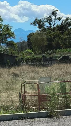 Terrain de 1 400 m²