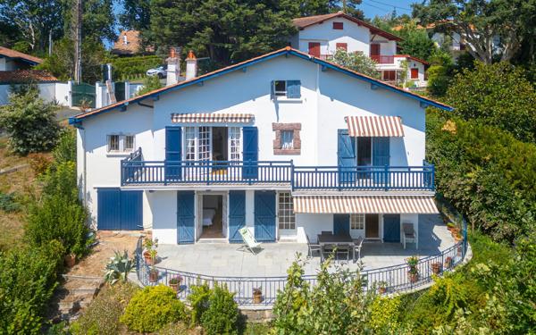 ST JEAN DE LUZ – NUE-PROPRIÉTÉ - 2 SEMAINES DE JOUISSANCE EN ÉTÉ - Maison 200 m2 avec terrain 2500 m2 - Femme 77 ans et Homme 76 ans
