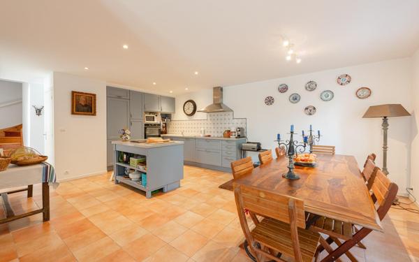 ST JEAN DE LUZ – NUE-PROPRIÉTÉ - 2 SEMAINES DE JOUISSANCE EN ÉTÉ - Maison 200 m2 avec terrain 2500 m2 - Femme 77 ans et Homme 76 ans
