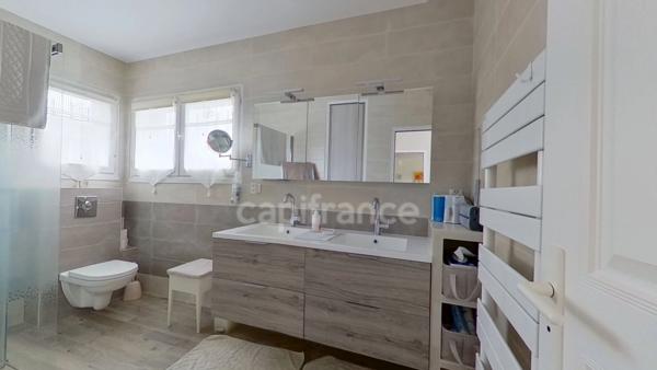 Villa familiale de standing 4 chambres, piscine, pool house, double garage à MARMANDE (47)
