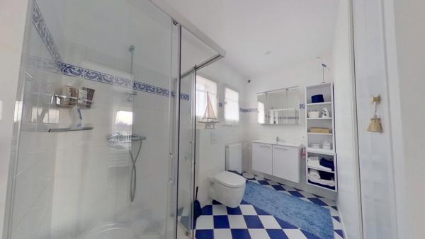 Villa familiale de standing 4 chambres, piscine, pool house, double garage à MARMANDE (47)