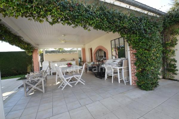 Villa familiale de standing 4 chambres, piscine, pool house, double garage à MARMANDE (47)
