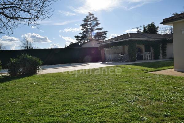 Villa familiale de standing 4 chambres, piscine, pool house, double garage à MARMANDE (47)