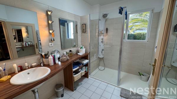 SAINT-PIERRE-QUIBERON - Grande maison aux prestations haut de gamme à vendre proche des plages de la baie !