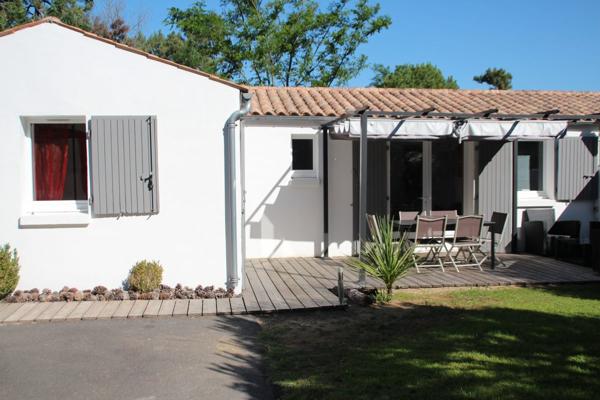Maison entre mer et forêt avec piscine