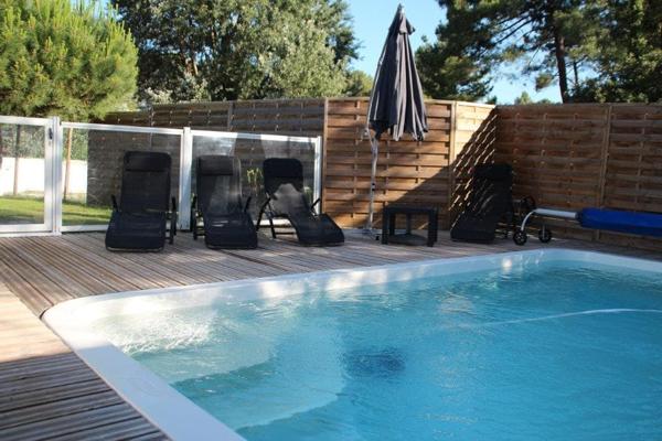 Maison entre mer et forêt avec piscine