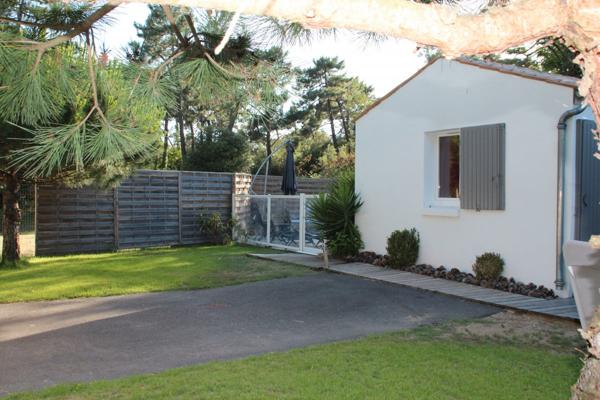 Maison entre mer et forêt avec piscine