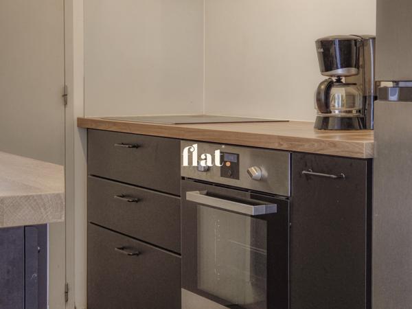 Appartement
                                                                                                                                                                                                                                                                                                                        4 pièce(s)                                                                                                                                                                                                          2 chambre(s)                                                                                                                                                                                                          82.29  m²