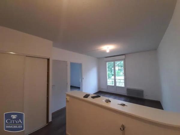 Appartement à louer 2 pièces 38.07m² Tours (37200)