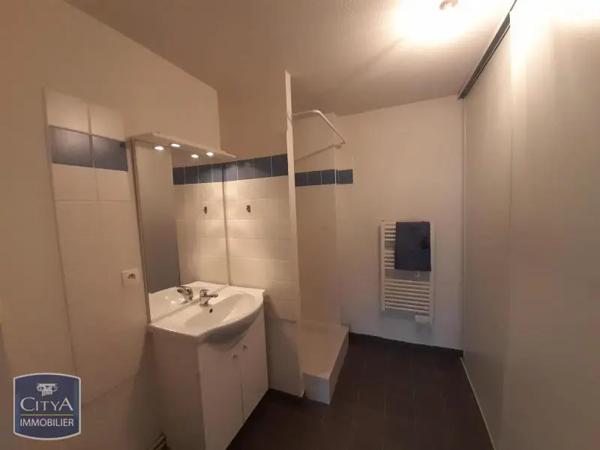 Appartement à louer 2 pièces 38.07m² Tours (37200)