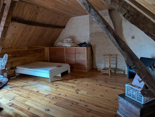 Maison de bourg avec grange !
