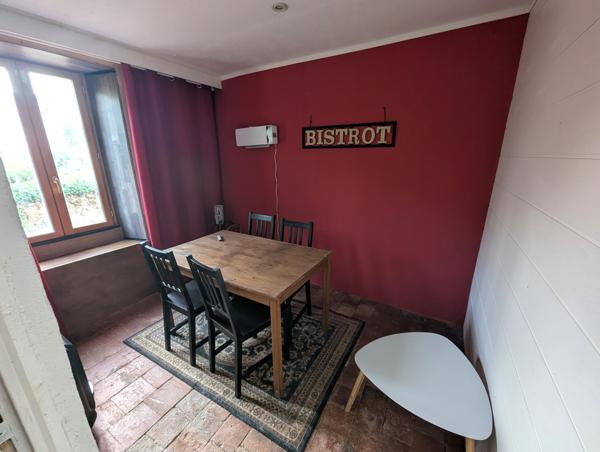 Maison de bourg avec grange !