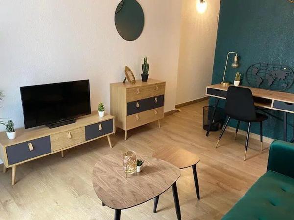 Location                                                      Appartement
                        
                     1 pièces                      24 m2                     à Montpellier