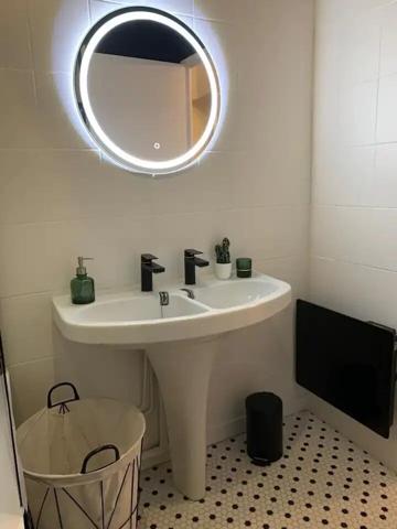 Location                                                      Appartement
                        
                     1 pièces                      24 m2                     à Montpellier