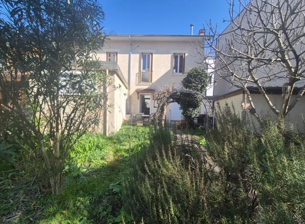 Le Charme et le Cachet d'une Maison de Ville Rénovée - Grenoble - Flaubert - Jardin d'environ 200m² au Calme