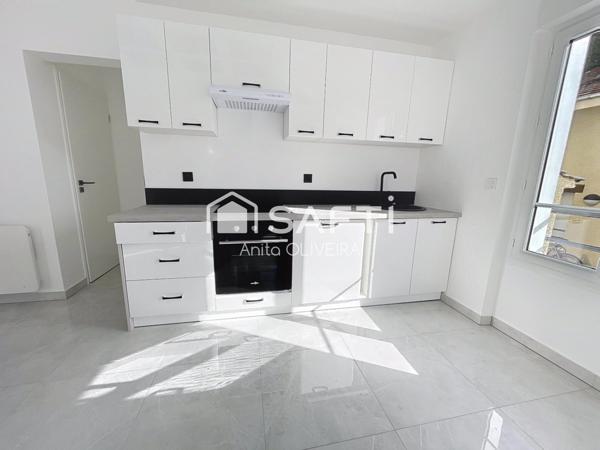 APPARTEMENT LUMINEUX ET PAS CHARGES