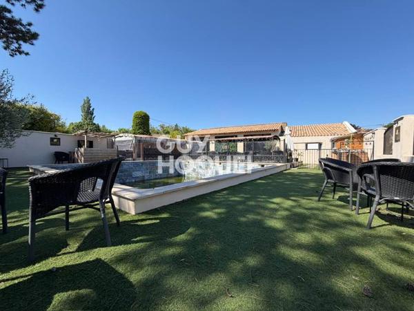 Maison L'Isle-sur-la-Sorgue, partage des eaux   de  120 m2