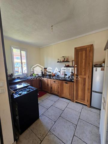 Maison saine et lumineuse, jardin clos arboré