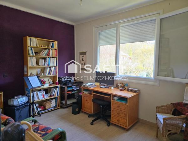 Maison saine et lumineuse, jardin clos arboré