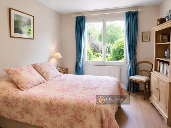 Vente                                                      Maison
                        
                     5 pièces                      90 m2                     à Saint-Jean-de-Monts