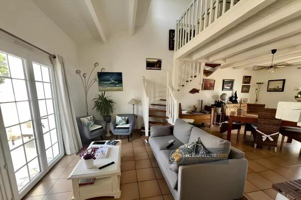 Vente                                                      Maison
                        
                     5 pièces                      90 m2                     à Saint-Jean-de-Monts