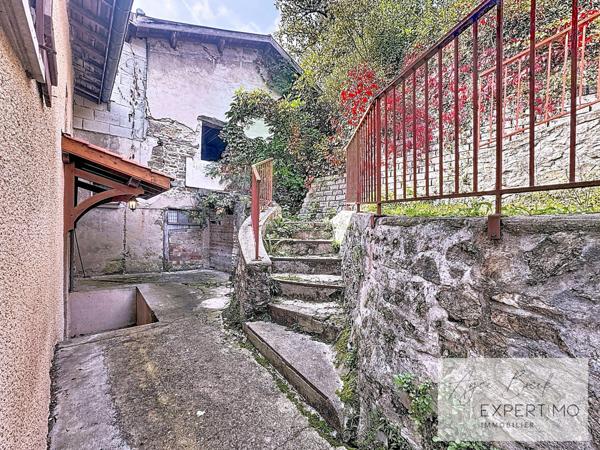 Vienne (38200) PROPRIÉTÉ DE CARACTÈRE – 2 HABITATIONS + 8 718 m² DE TERRAIN – RARE À VIENNE CENTRE