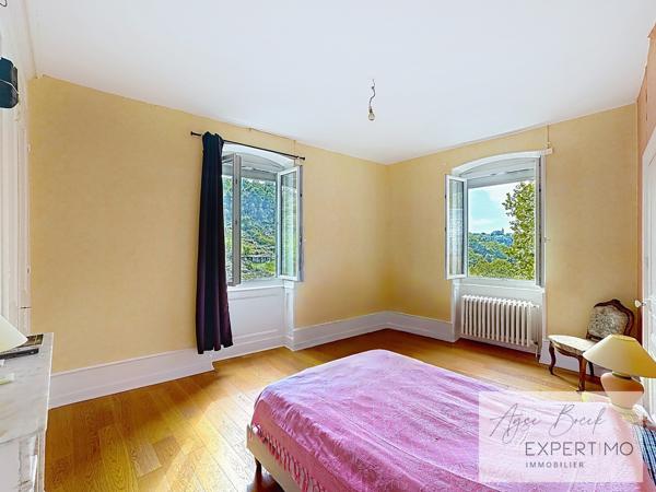 Vienne (38200) PROPRIÉTÉ DE CARACTÈRE – 2 HABITATIONS + 8 718 m² DE TERRAIN – RARE À VIENNE CENTRE