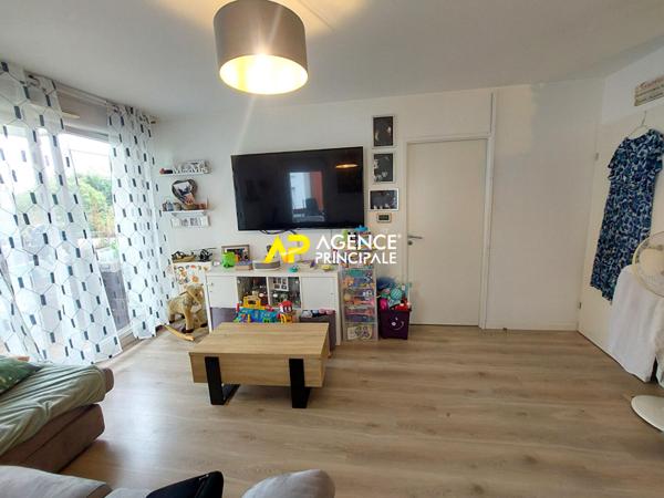 BEZONS _ Appartement 2 pièces récent avec balcon €227 900 ** - Référence 4505