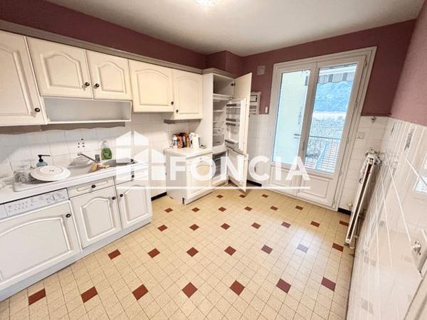 Location Appartement 4 pièces 75.34 m² - 1207 AVENUE DE LA REPUBLIQUE Guilherand-granges 07500