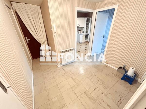 Location Appartement 4 pièces 75.34 m² - 1207 AVENUE DE LA REPUBLIQUE Guilherand-granges 07500