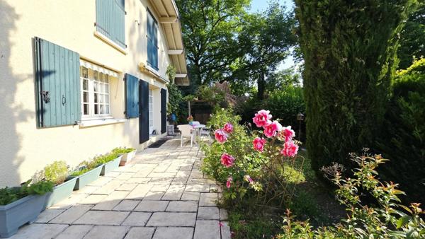 Jolie Maison d'architecte au calme avec grand terrain !
