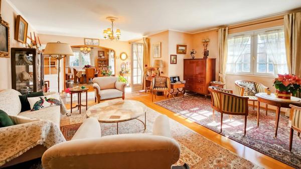 Jolie Maison d'architecte au calme avec grand terrain !