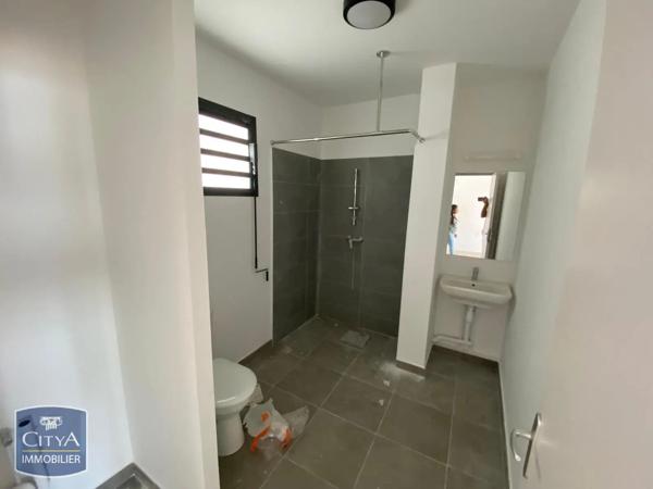 Appartement à louer 2 pièces 41.11m² Le Tampon (97430)