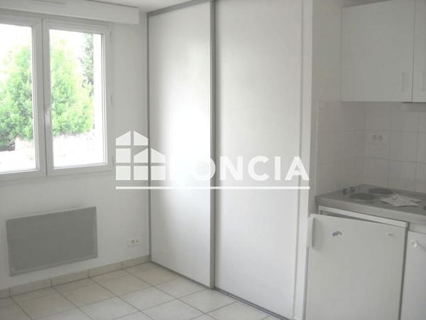 Location Studio 16 m² - 1 RUE DELILLE La Roche Sur Yon 85000