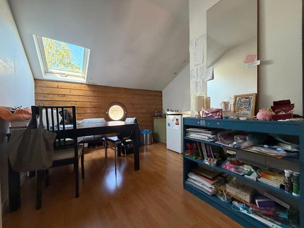 Maison familiale avec double salon, 4 chambres, patio, jardin