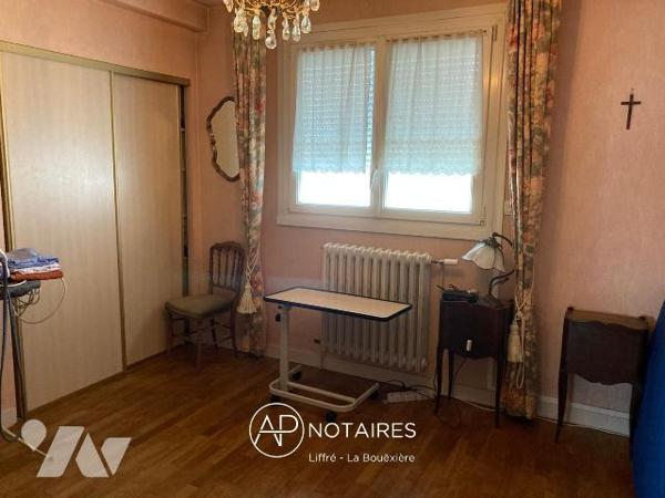 Maison de ville sur 3 niveaux, idéalement implantée dans un quartier recherché de Rennes, sur u...