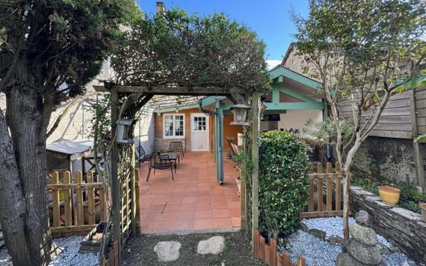 Maison à vendre    5 pièces •  Orthez