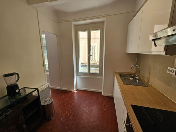 Appartement type T3 situé sur la commune de la SEYNE SUR MER