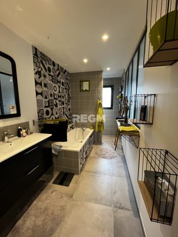 Saint-Malo (35400) Maison contemporaine, 245 m² habitables, Saint-Malo Rothéneuf