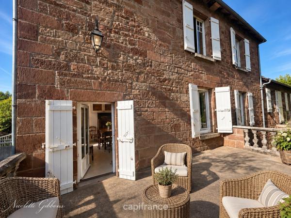 Ensemble de propriété - maison bourgeoise, deuxième logement/bureaux, grange, 1 hectare