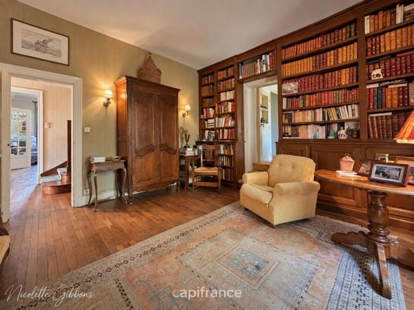 Ensemble de propriété - maison bourgeoise, deuxième logement/bureaux, grange, 1 hectare