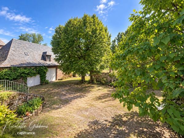 Ensemble de propriété - maison bourgeoise, deuxième logement/bureaux, grange, 1 hectare
